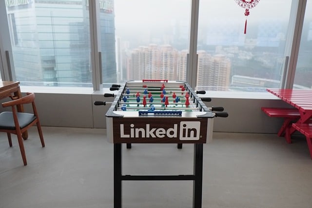 How_LinkedIn_Connections_Work_And_How_You_Can_Utilise_Them_For_Your_Business_Marketing.jpg