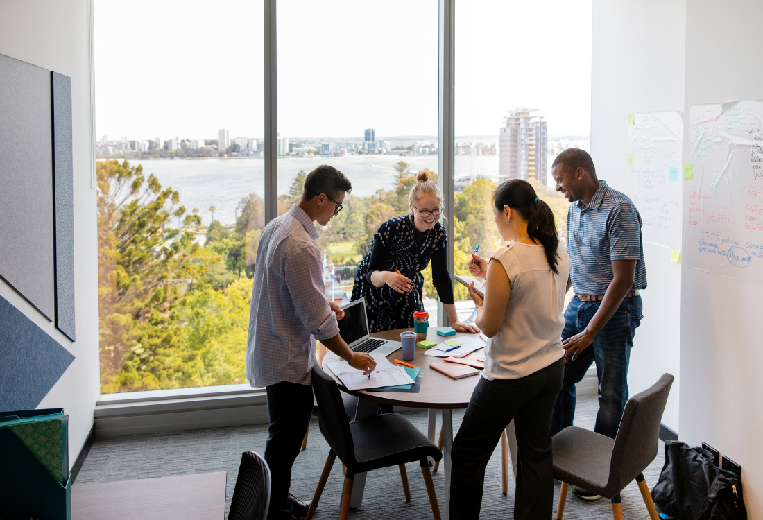 Do-You-Struggle-To-Manage-Your-Sales-Team-Here’s-What-To-Do