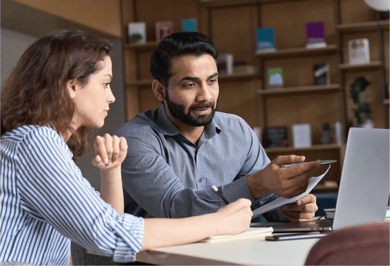 Recruiters analyse candidate's curriculum.