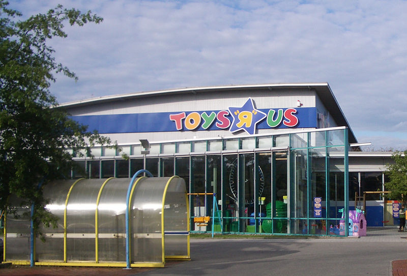 Why Toys R Us Went Bust – (And How You Can Avoid Following Suit!!)