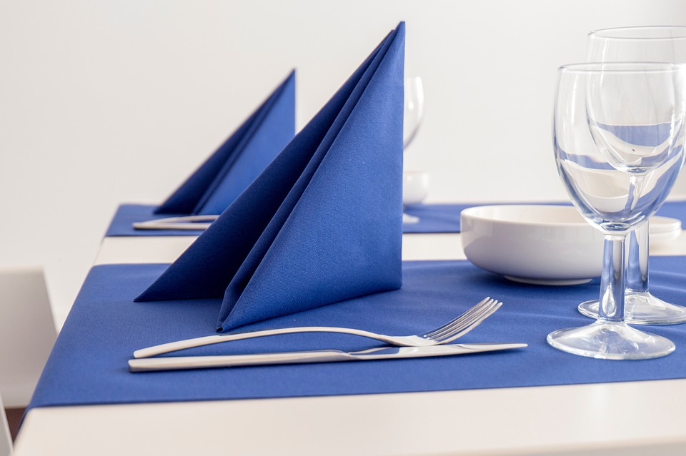 Social Media For Restaurants - Using Facebook To Get More Customers.jpg